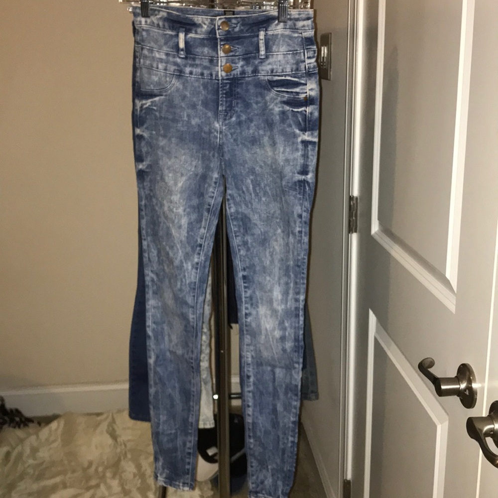 Refuge Jeans 3 Buttons High Waisted Womens